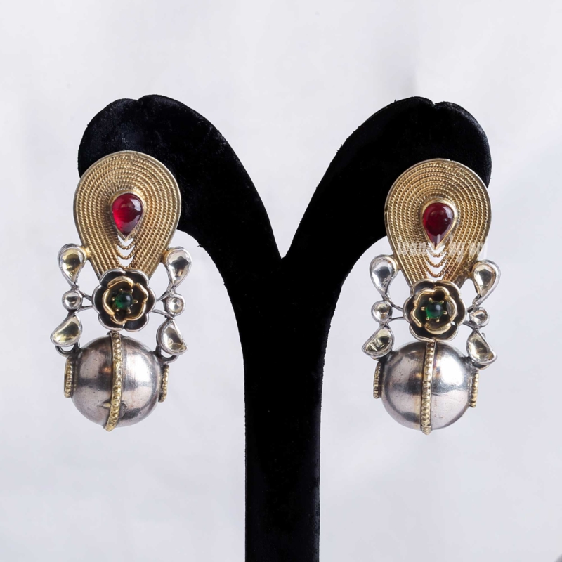 Oxidised dual tone trendy earring