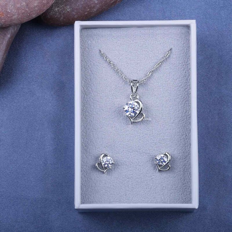 Silver swarovski chain pendant set