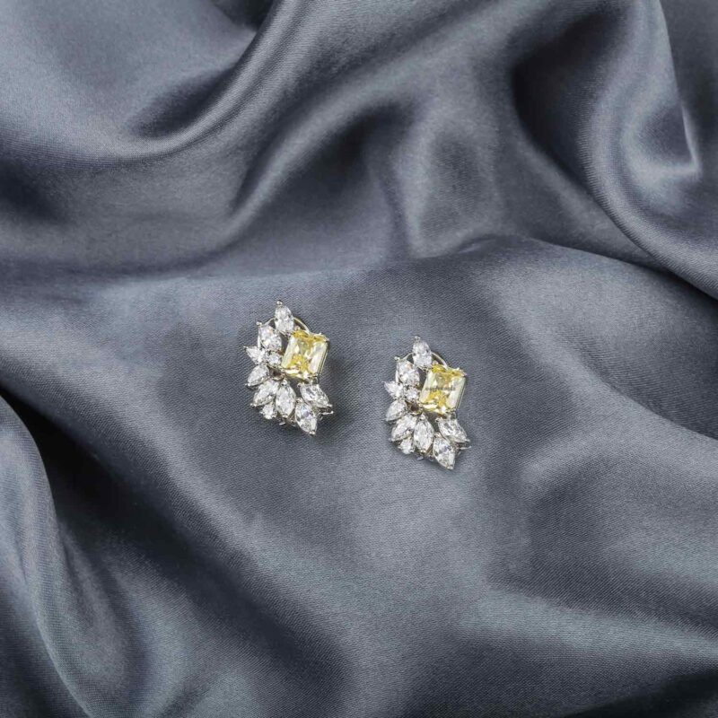 Silver swaroaski trendy flower earring